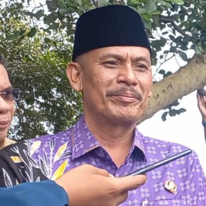 INFO ORANG HILANG. 

Nama : Arsin bin Asip
TgL/Lahir : 10 november 1977
Jenis kelamin : Laki Laki
Alamat : KP. Kohod RT 2 RW 1 kohod pakuhaji. 

Desa/kelurahan : kohod
Kecamatan : pakuhaji
Kab/kota : Tangerang

min <a href="/KPK_RI/">KPK</a> keberadaan beliau
Sekarang dimana.