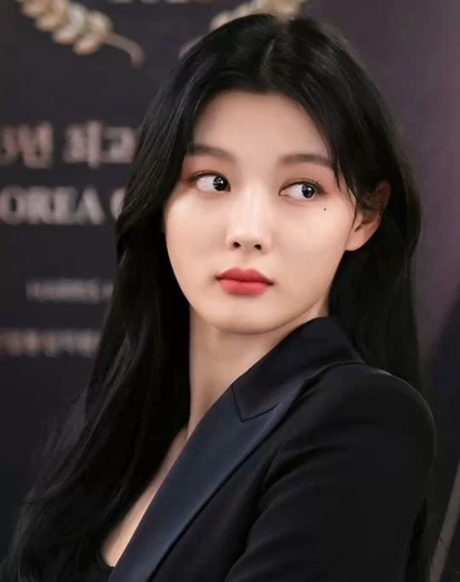 🐶 걱정한거야? ㅎㅎ
🐰 걱정은무슨.. ㅋㅋ 
이런 강아지랑고양이같은면모 좋음 진짜좋음
영원히 닉주디조합이 좋다…….