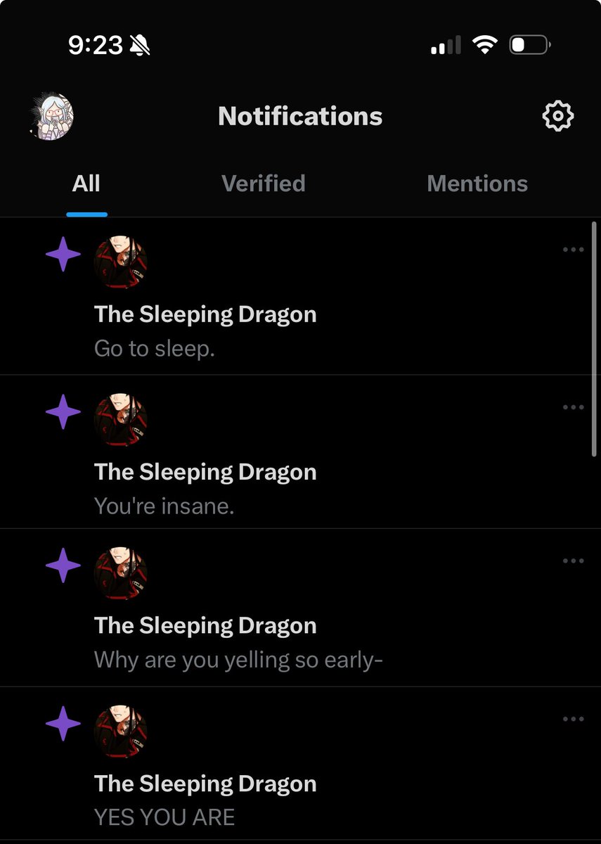 ᴵ ᵈᵒⁿ’ᵗ ᵉᵛᵉⁿ ᵏⁿᵒʷ ᵗʰᶦˢ ᵍᵘʸ. ᴴᵉ ˢᵉᵉᵐˢ ˡᵒᵘᵈ.
