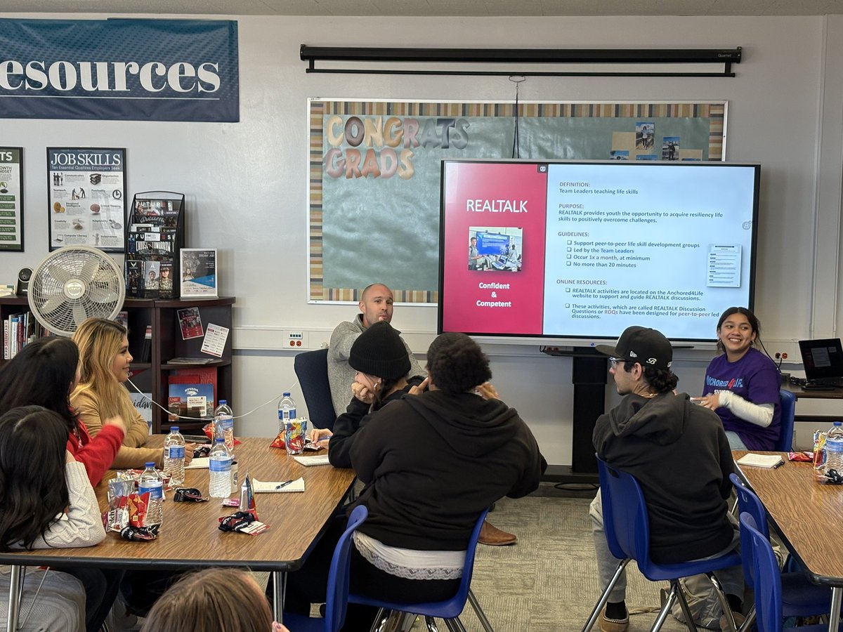 SVHSCoachMeyer's tweet image. Anchored4Life: Preparing to Lead and Welcome! ⚓️

Our Anchored4Life peer-to-peer leaders have officially completed their annual refresher training, equipping them to serve as Silver Valley High School ambassadors!#BuildingCommunity