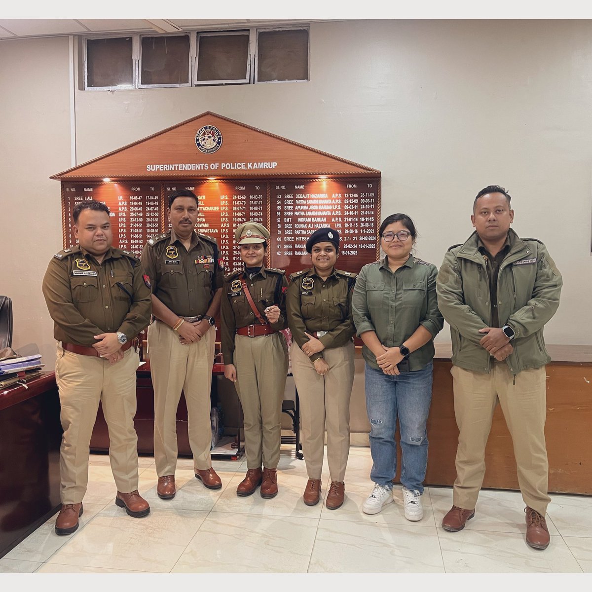 barshaaadas's tweet photo. End of probation period and last day in Kamrup R. Always grateful for all the guidance🙏 . Pipping ceremony🌟🌟🌟 https://t.co/0UhG7FoyKq