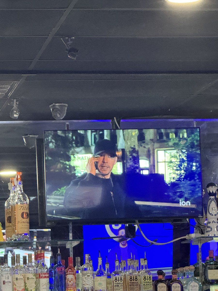 We come to this bar just for <a href="/DonnieWahlberg/">Donnie Wahlberg</a> <a href="/BlueBloods_CBS/">Blue Bloods</a>