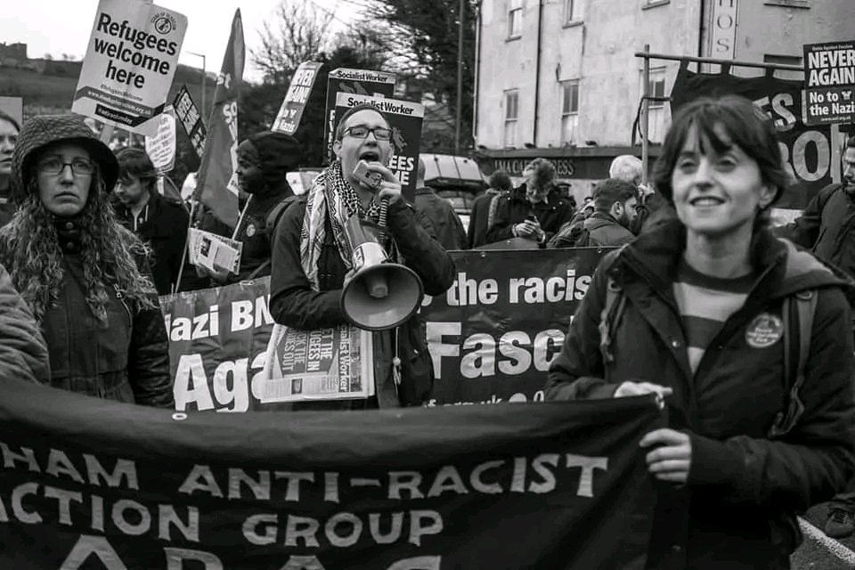 uaf's tweet photo. #OTD 9 years ago anti fascists stood their ground against various nazi splinter group's in Dover, Kent. A very testing day but ultimately a successful one against extremely violent thugs.
Over 50 fascists were jailed &amp; internal recriminations followed.
@HackneyAbbott to her great https://t.co/hHhBA4MbnK