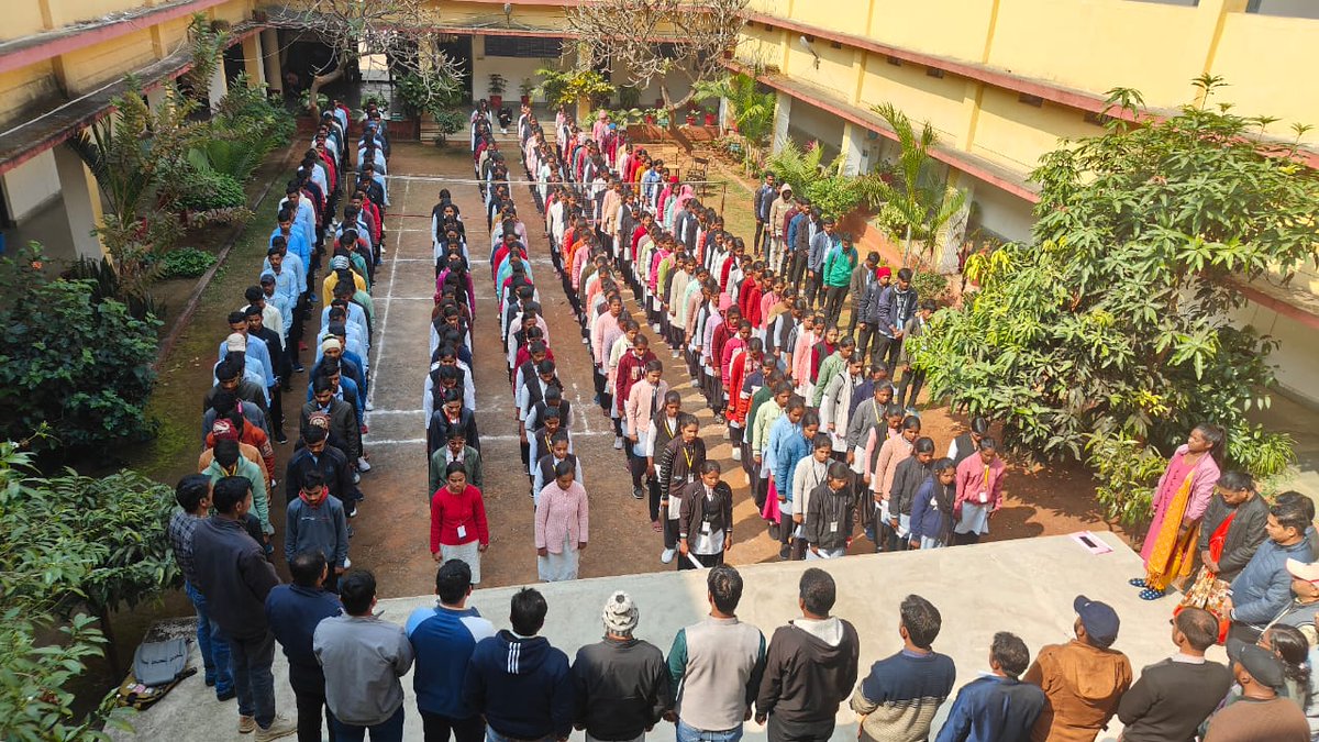 आज दिनांक 30-01-2025 को शासकीय रानी दुर्गावती महाविद्यालय  वाड्रफनगर में बापू जी के पुण्य तिथि पर शहीद दिवस मनाया गया, जिसमे छात्र-छात्राओं को  02 मिनट का मौन धारण करवाया गया। #sahid_diwas