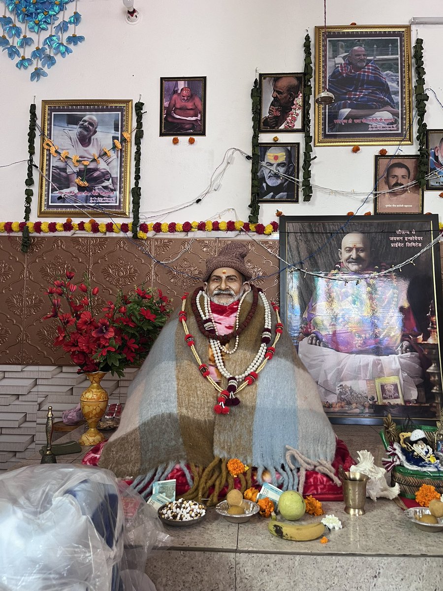 satakshi_kanyal's tweet photo. जय हो नीम करोली बाबा जी की, अपनी कृपा हम सब पर बनाये रखें

#jaihobabajiki #neemkarolibaba #dehradun #jaiho https://t.co/EUMlZsXhzE