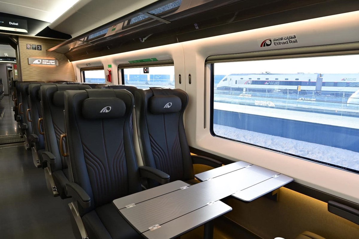 Mrdabrealty's tweet photo. 🚄 Etihad Rail Unveils High-Speed Train, Racing at 350km/h! 🌍✨ | 🔥 Etihad Rail Introduces UAE’s Fastest Train at 350km/h! 🚆⚡ | Revolutionizing Travel: Etihad Rail’s 350km/h High-Speed Train! 🌍🚆 

#EtihadRail #HighSpeedTrain #UAE #BulletTrain #Train350kmh #FutureOfTransport https://t.co/ffUtq7u0QB