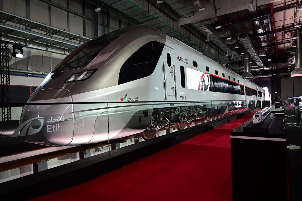 Mrdabrealty's tweet photo. 🚄 Etihad Rail Unveils High-Speed Train, Racing at 350km/h! 🌍✨ | 🔥 Etihad Rail Introduces UAE’s Fastest Train at 350km/h! 🚆⚡ | Revolutionizing Travel: Etihad Rail’s 350km/h High-Speed Train! 🌍🚆 

#EtihadRail #HighSpeedTrain #UAE #BulletTrain #Train350kmh #FutureOfTransport https://t.co/ffUtq7u0QB