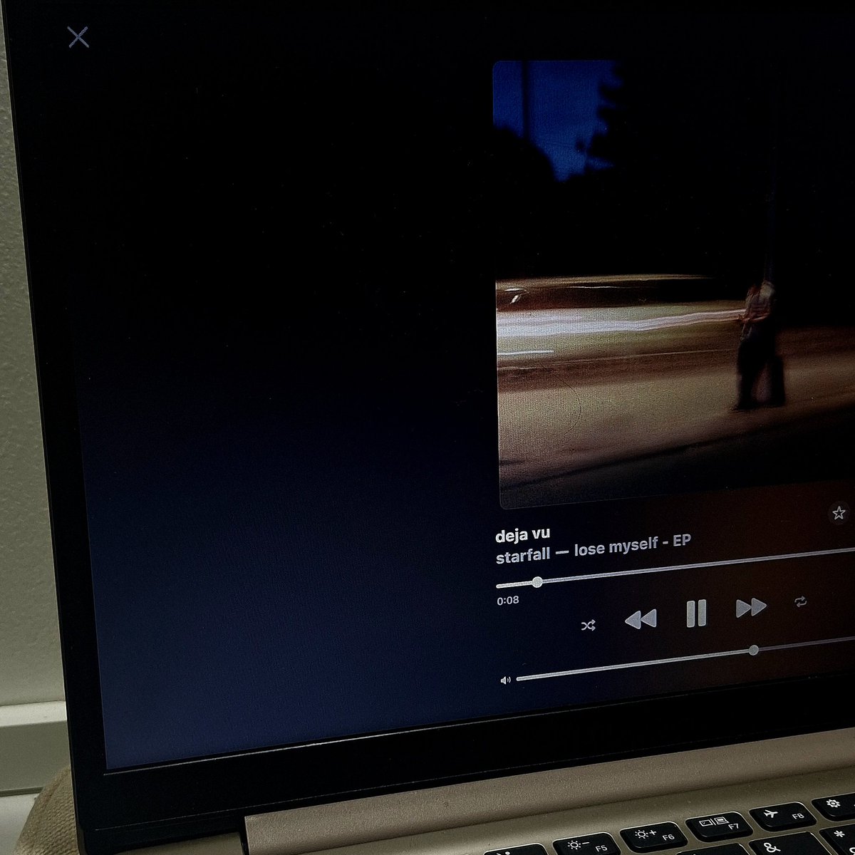 deurmusic's tweet photo. ི᭨ᩧྀㅤdeja vu by starfall

— late lunch with music by starfall https://t.co/R1gElefiG7