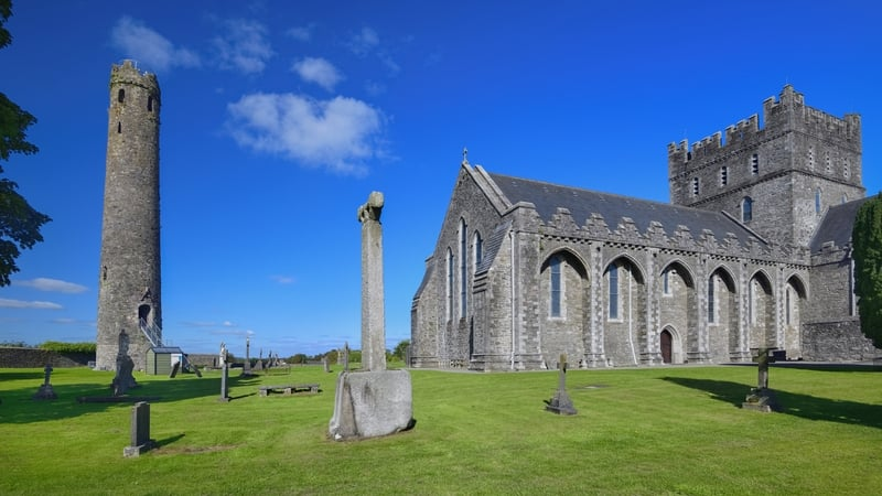 Meet the forgotten mighty women of Medieval Ireland. 
St Brigid may have led the way, but there were other powerful, inspiring and influential women who blazed a trail from Kildare, writes Tiago de Oliveira Veloso Silva <a href="/MaynoothUni/">Maynooth University</a> <a href="/Researchirel/">Research Ireland</a> rte.ie/brainstorm/202…