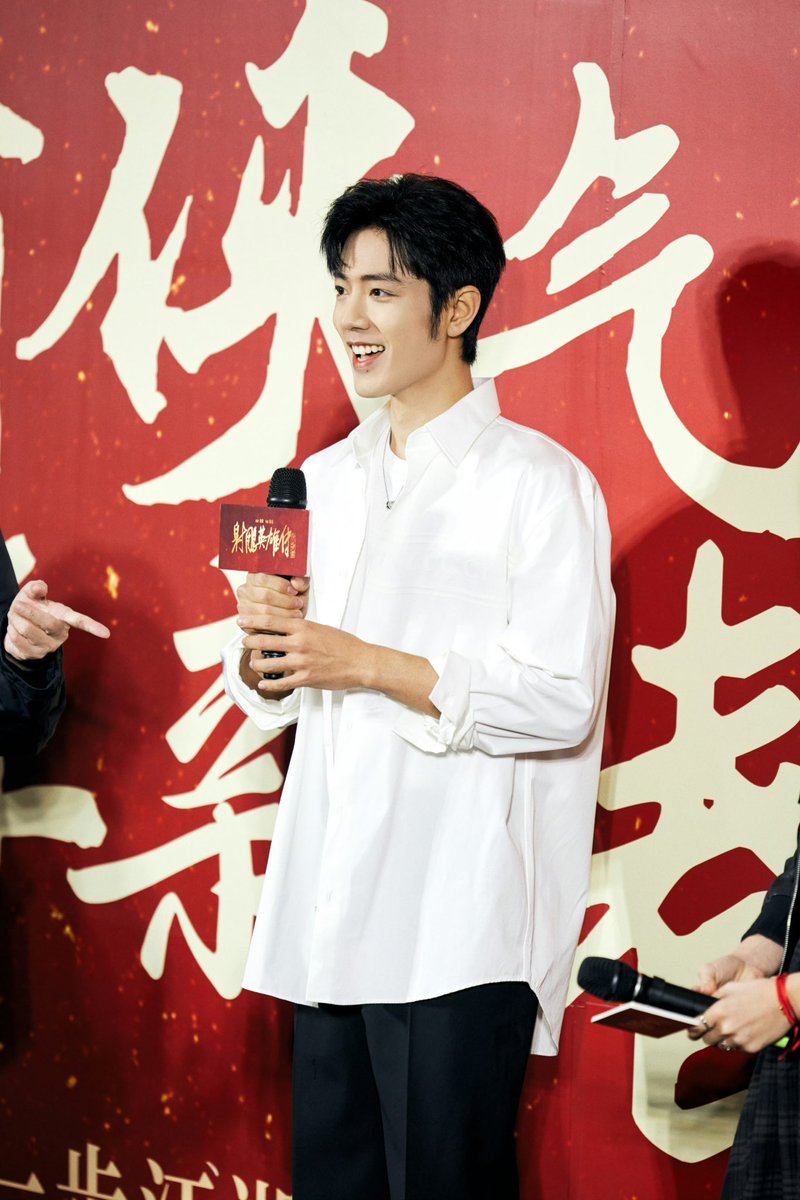 XZFCTH1005's tweet photo. 2025.01.30  https://t.co/1P11vRsQQw Weibo⭐️

📷รูปเซียวจ้าน จากงาน Roadshow ที่กวางโจว เมื่อวานนี้

ทีมภาพยนตร์ Legends of the Condor Heroes: The Gallants  และกัวจิ้ง /เซียวจ้าน
ขอขอบคุณเหล่าฮีโร่ทุกคนที่มาร่วมงานเลี้ยงอันกล้าหาญกับเรา! 
เริ่มต้นปีใหม่ด้วยจิตวิญญาณอัศวิน และมีความสุขตลอดปี ขอให้ทุกท่านมีความสุขและโชคดี 💪🏻”

6 รูป [1/2]
📷 : 肖战工作室
https://t.co/1bejaTaWhT

#LegendsoftheCondorHeroesTheGallants
#มังกรหยกจอมยุทธ์ผู้ยิ่งใหญ่​ 
#XiaoZhanxGuoJing 
#XiaoZhan #肖战 #เซียวจ้าน​
#XiaoZhanFCThailand