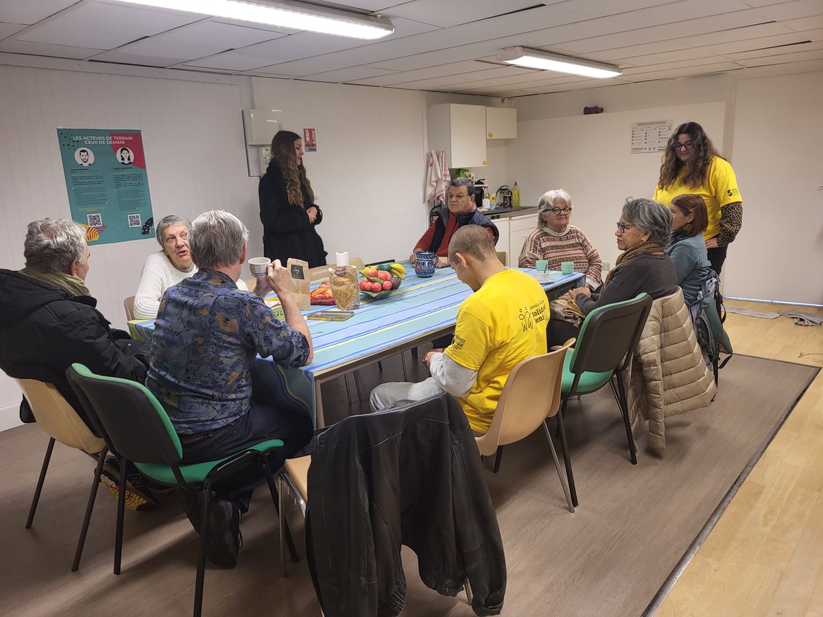 Faitsdecoeurs33's tweet photo. Café papote à Escape senior de Saint Malo de Talence Thouars avec l'Asso Fait de Coeurs mercredi matin https://t.co/eNE59RiUwM