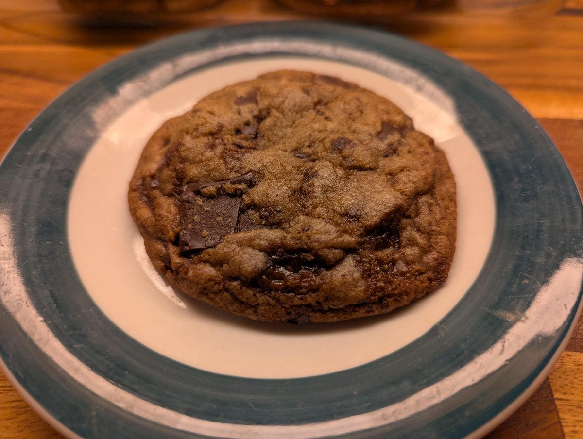 DanielRazza1's tweet image. This week was chocolate chunk toffee cookies. I'd never made toffee before, so that was a fun experiment. I chopped up the chocolate a bit chunkier than usual for these cookies. Overall, the cookies spread more than I'd like, but I can fix that next time. These go to the office