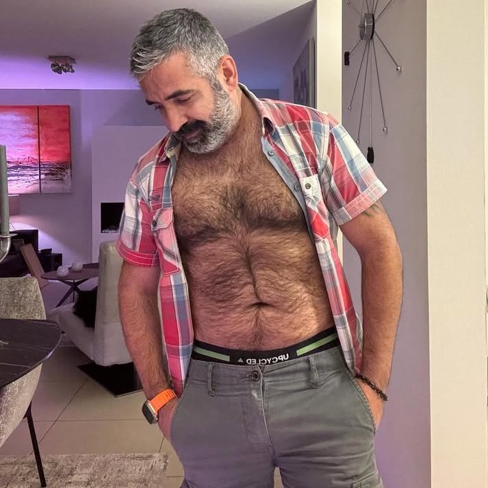 Eddiebauer59981's tweet image. #NewProfilePic