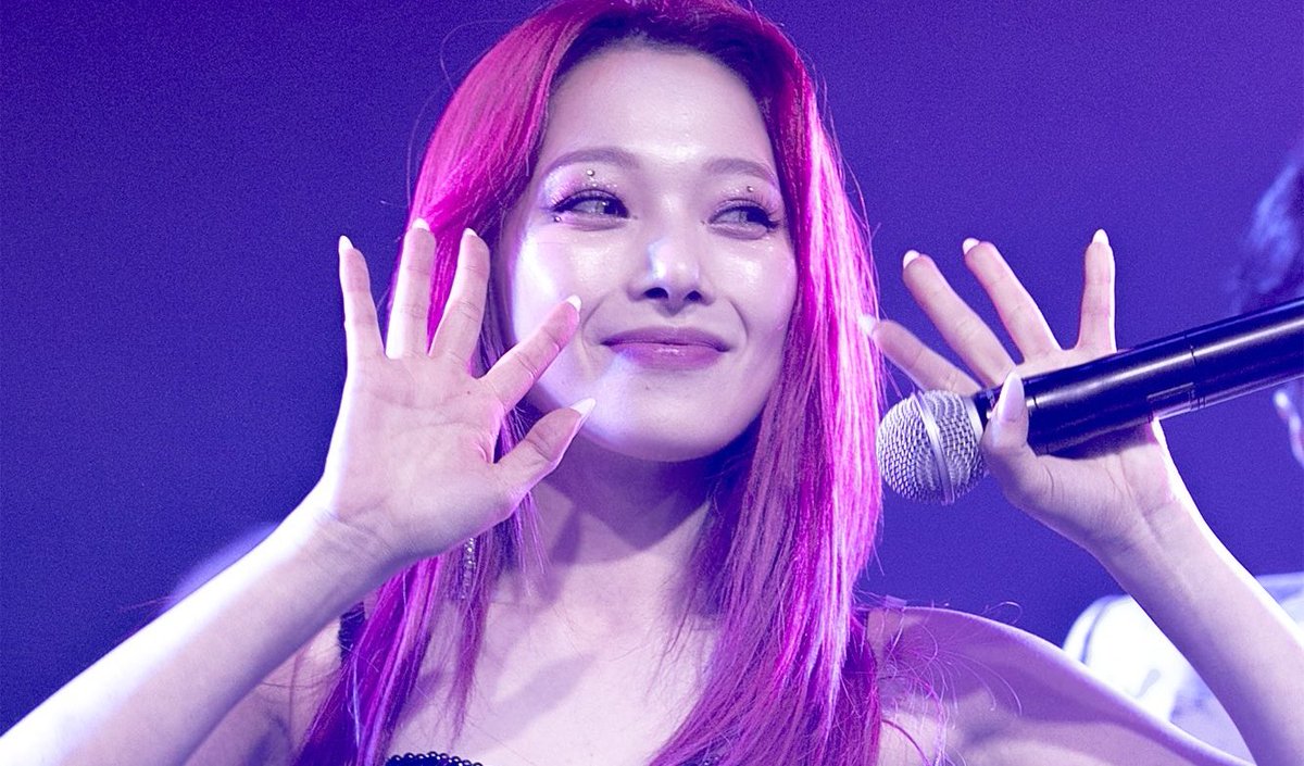 Yo quería estar en el #𝚆𝙸𝙻𝙳༷𝐭𖦹u𝕣 y como soy el capitán más lindo se hace lo que yo digo, así que tomé mi transporte más fácil y salí corriendo para besto concierto con mi #𝔥uᥒ𝕥er𓍊𓋼t𝕚ᥴ𝑘ēt en mano.

𝐂ɑ𝚙t𝕒in 𝖍o͟o͟k ⚓' #𝕝ucifer.