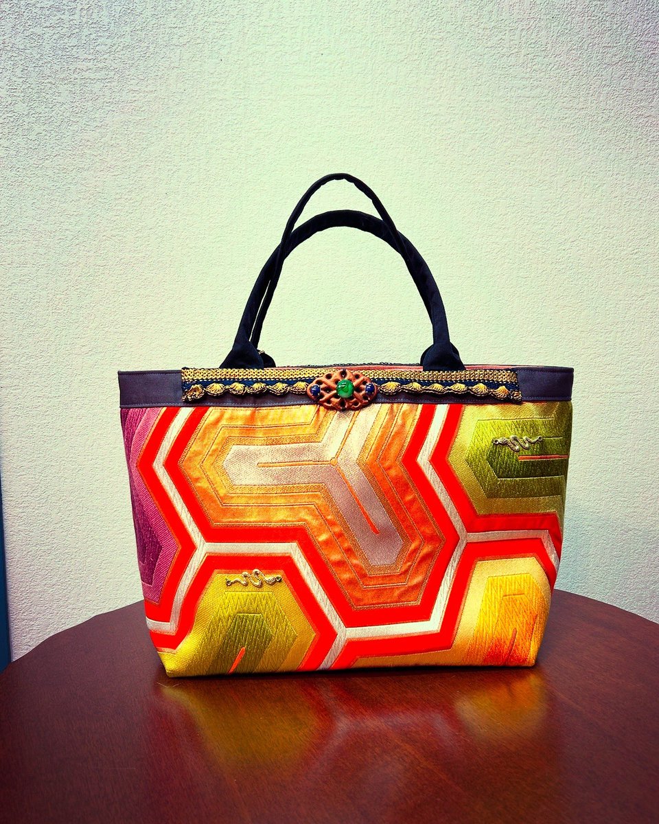 CatwalkBijoux's tweet image. Catwalk Bijoux Vintage OBI Remake Bag
New Arrivals Neo Japanesque
巳年🐍2025年蛇モチーフが入ったユニセックスに使えるバッグです。ペネロピバーボンの撮影用に制作させていただきました😊 #catwalkbijoux #koenji #obiremake #vintage#bag#kimono #penelope #ペネロピバーボン #撮影#一点物