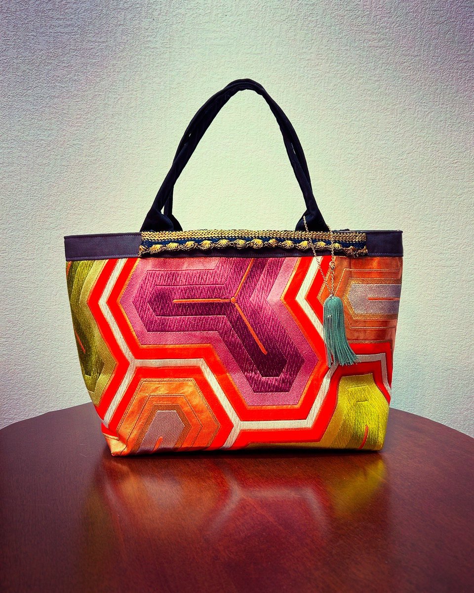 CatwalkBijoux's tweet image. Catwalk Bijoux Vintage OBI Remake Bag
New Arrivals Neo Japanesque
巳年🐍2025年蛇モチーフが入ったユニセックスに使えるバッグです。ペネロピバーボンの撮影用に制作させていただきました😊 #catwalkbijoux #koenji #obiremake #vintage#bag#kimono #penelope #ペネロピバーボン #撮影#一点物