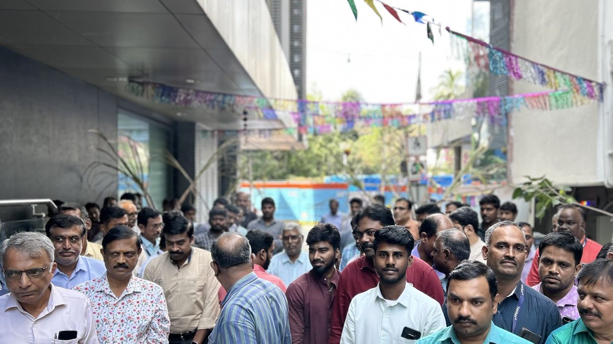 TakrafGroup's tweet photo. At #TAKRAFGroup, we believe in celebrating traditions that bring us together as a #community. This year, our #TAKRAF #India team in #Chennai welcomed 🌾#Pongal, the Tamil harvest festival, with immense enthusiasm and vibrant energy! https://t.co/l3rJqBXPCv