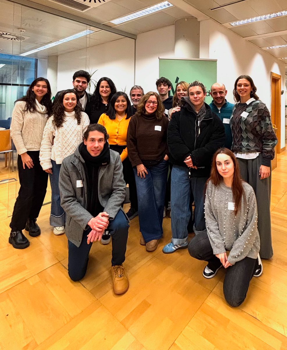 Ayer nos reunimos en la Asamblea de Madrid con las alumnas y alumnos de @RakkiPerez y <a href="/davitgonzalez/">Davit González</a> para hablar de #ViolenciaVicaria y de su próximo montaje teatral.
Un lujo contar con un tejido cultural preocupado y consciente de dar luz a los problemas sociales.
Gracias 🙌🏽❤️