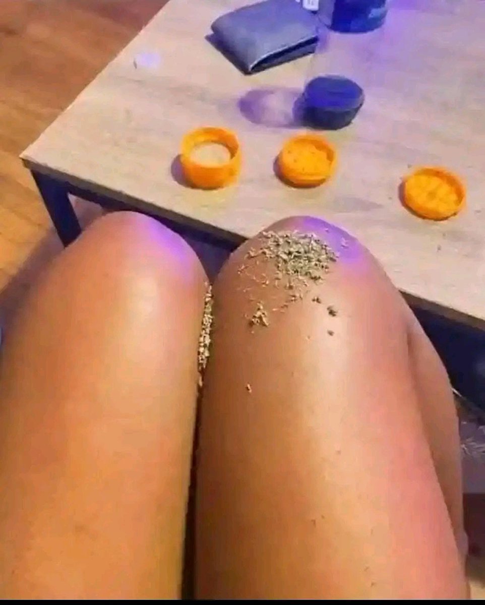 The only time a guy will tell you not to open your legs 🤪🤪🤣