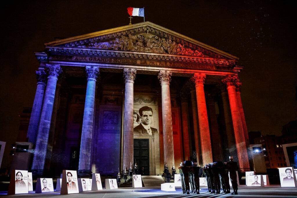 OuzouliasP's tweet photo. Il y a un presque un an, avec la panthéonisation de Missak Manouchian et ses camarades, nous célébrions les étrangers morts pour la France.

Aujourd’hui, François Bayrou parle de submersion migratoire et Bernard Arnault joue à l’antipatriote.

Terrible contraste. https://t.co/Y3k04Z1DVr