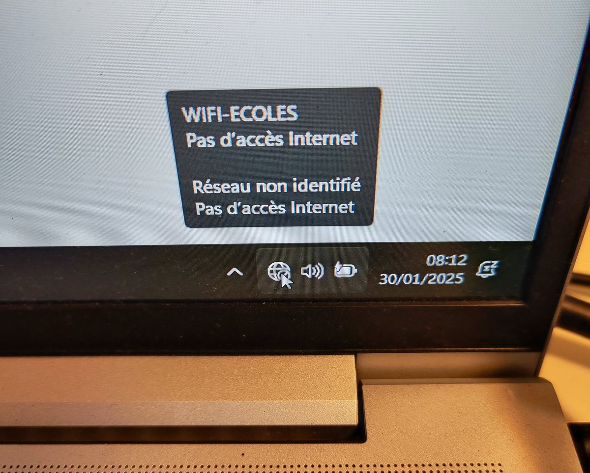 Aurélie Malassenet (@amalassenet) on Twitter photo Encore une journée sans accès Internet... <a href="/Chateauroux36/">Châteauroux Métropole</a>
D'autres collègues, comme moi, partagent leur connexion donc paient pour travailler ? Encore une journée sans accès Internet... <a href="/Chateauroux36/">Châteauroux Métropole</a>
D'autres collègues, comme moi, partagent leur connexion donc paient pour travailler ?