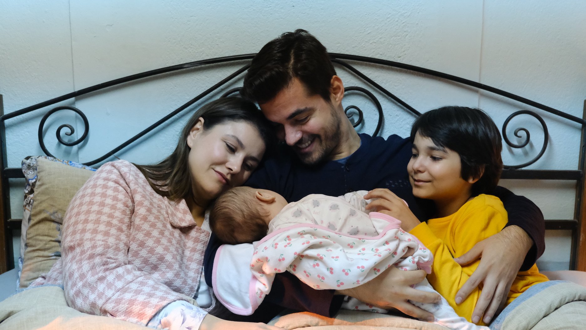 GihgrwpWwAAiWvB?format=jpg&name=large