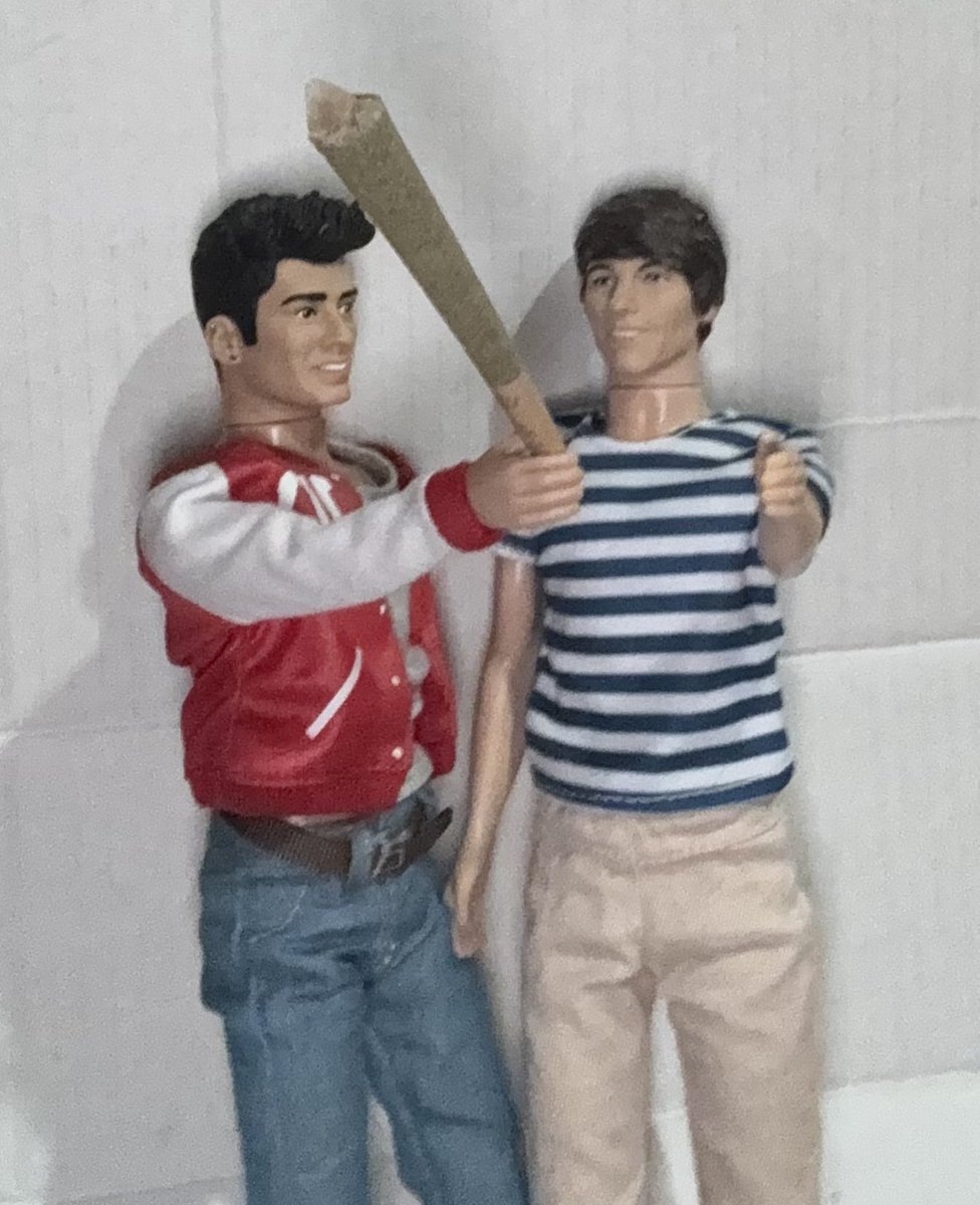 louisbian369's tweet photo. OMG WE GOT A ZOUIS PIC https://t.co/HwDsH0P9jA