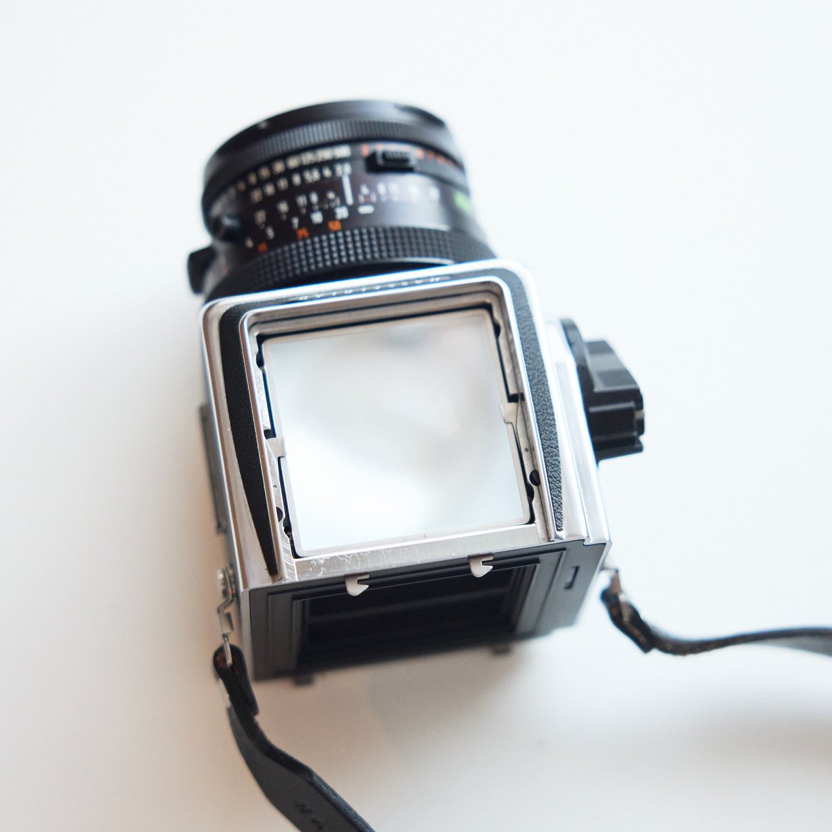 tomobrooklyn's tweet photo. 修理完了

#hasselblad #hasselblad500cm https://t.co/6mWSfqbstQ