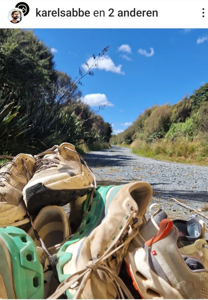 FrankDecorte's tweet image. Day 15 (109km) - 1509/3100km
#KarelSabbe suffered a lot during the kayaking and is happy he could run again.
Shoes are very important  during this #FKT on #TeAraroa. He got a partnership @on_running who delivers him shoes for every type of trail.