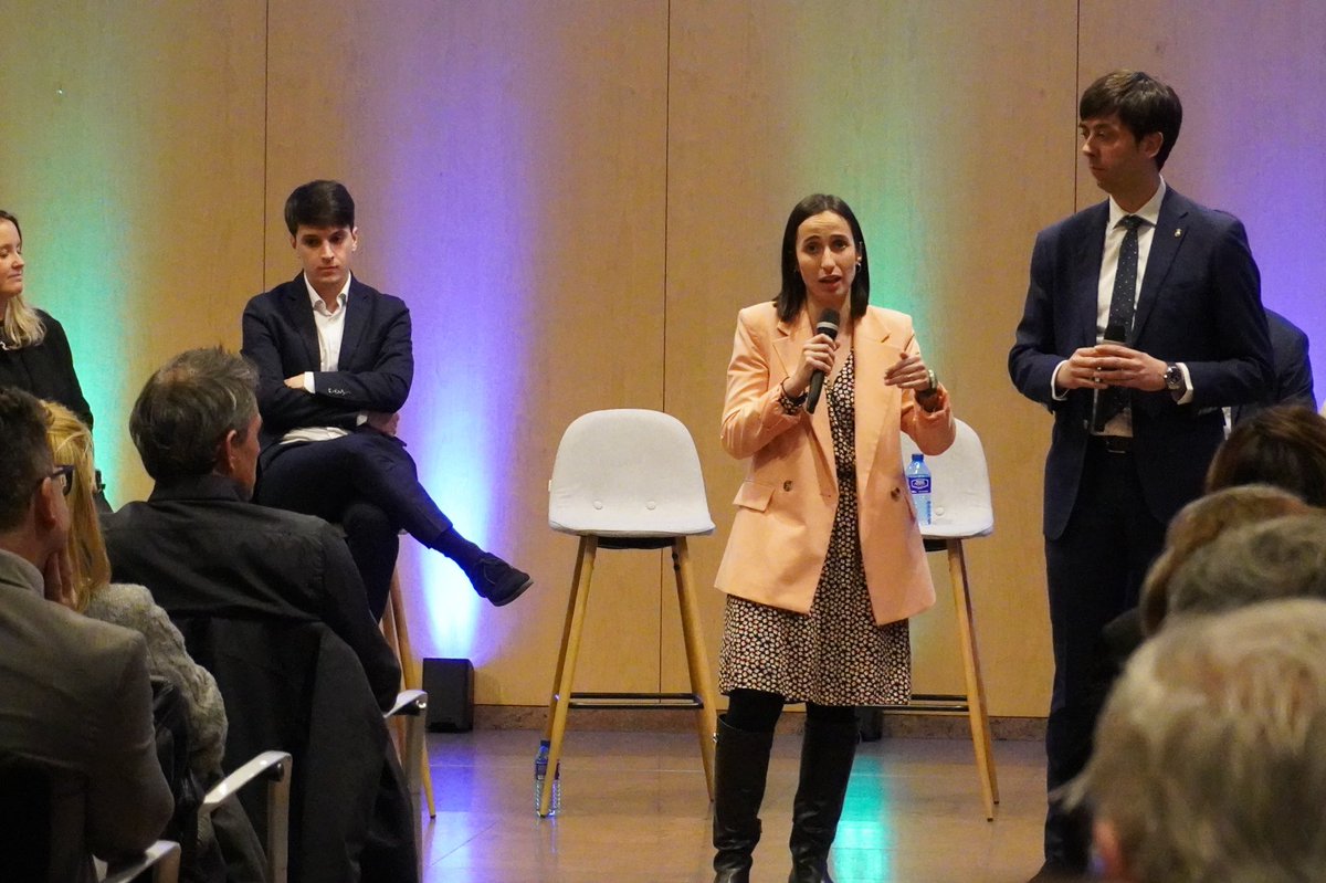 ➡️Les reunions de poble connecten amb la ciutadania. A <a href="/AndorraCapital/">Andorra la Vella</a> hem conegut la reforma de la Plaça del Poble, que vol ser el “centre neuràlgic” i un espai indispensable de trobada, de celebració…
👏🏻Endavant amb tots els projectes que busquen fer una millor parròquia!