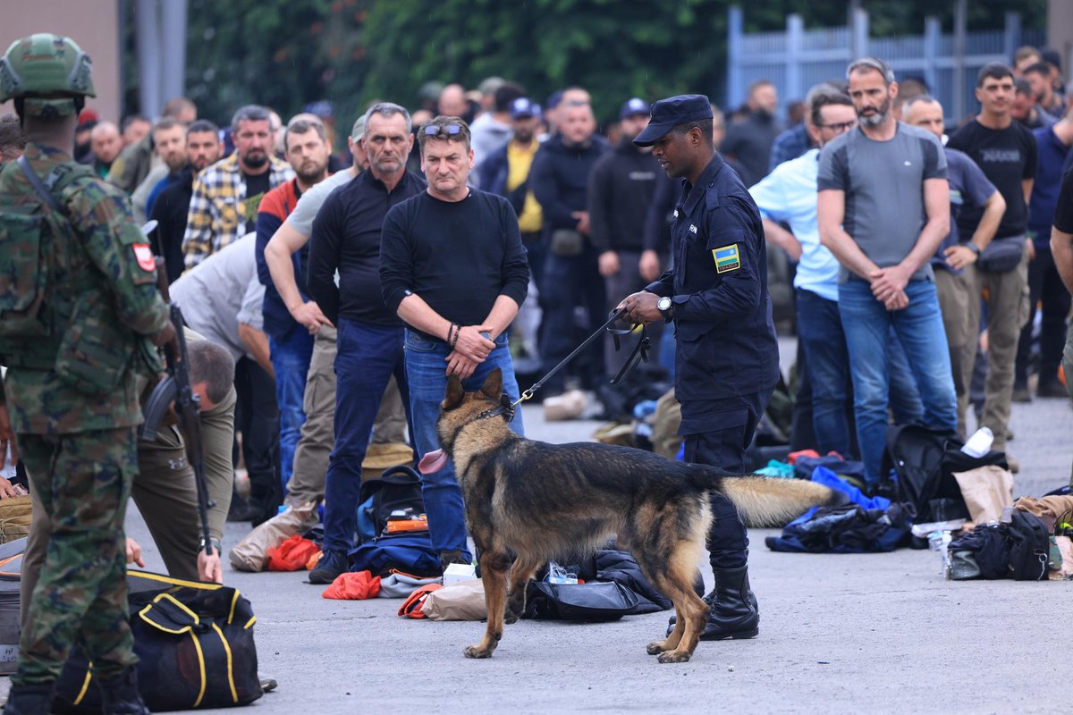 theseen_rw's tweet photo. Dear Friend West Medias, don't forget to talk about your brothers mercenaries in RDC @FRANCE24 @TV5MONDE @BBC @SkyNews https://t.co/eu0OhjWMVJ