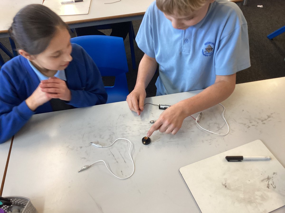Year 6 loved building their circuits using batteries, bulbs, buzzers and wires. All set for our comparative testing next week… #science #lettherebelight