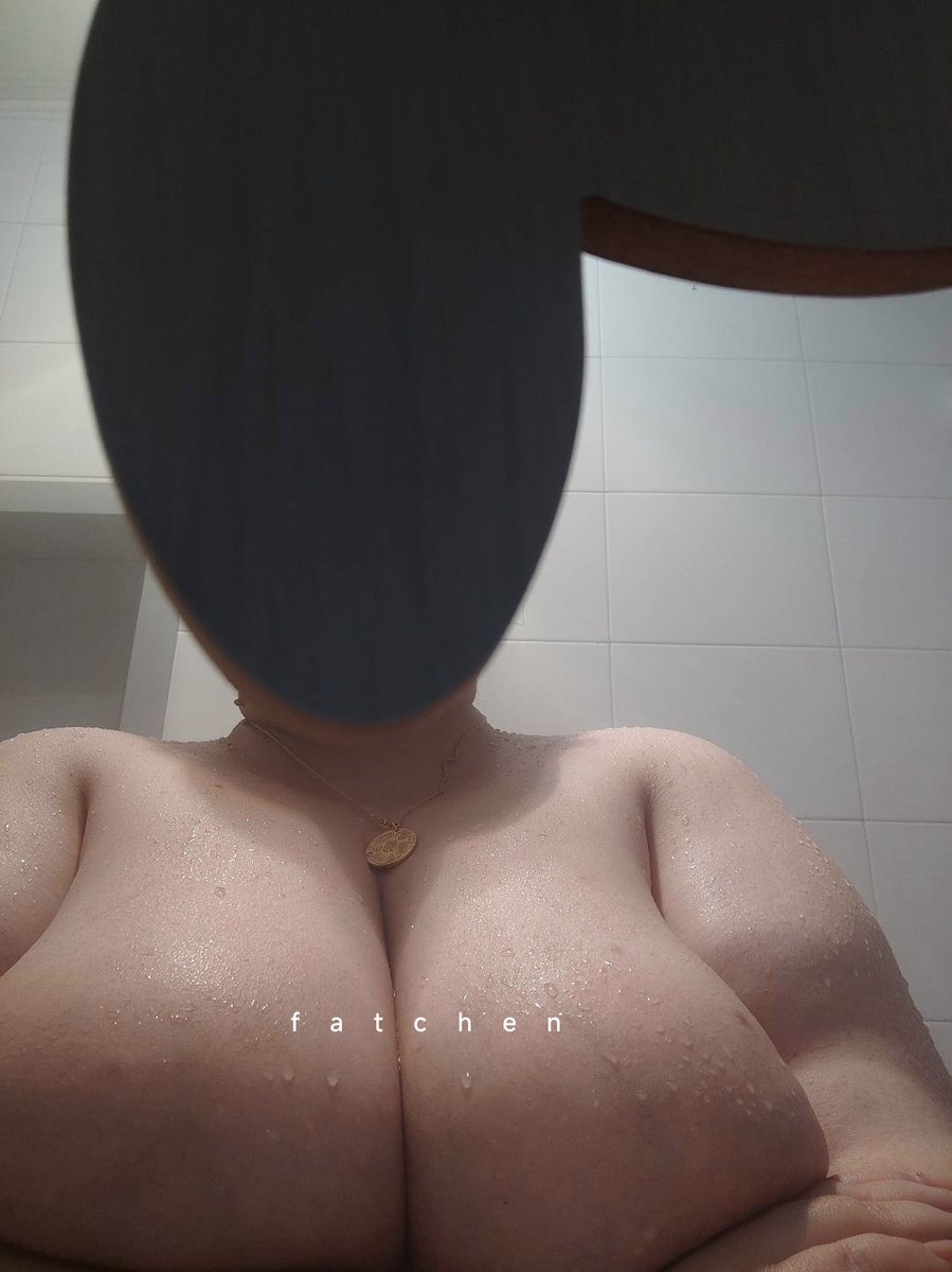 fatcc4i's tweet photo. 胸围150，G罩杯，想被夹吗？#北京bbw #bbw #恋肥 #肥满化 #棉花糖女孩 https://t.co/DBYEI1x3QL