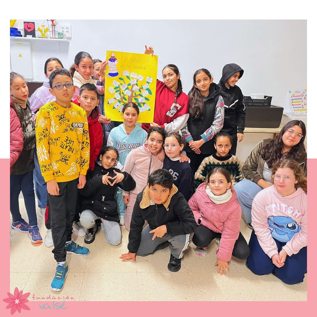 ✨El pasado 24 de enero celebramos el día de San Francisco de Sales en nuestros proyectos socioeducativos✨
A través de la actividad 'El árbol de la bondad' que realizamos en el proyecto Cometa, destacamos las virtudes que tuvo y que caracterizan a la santidad salesiana.
#Confía