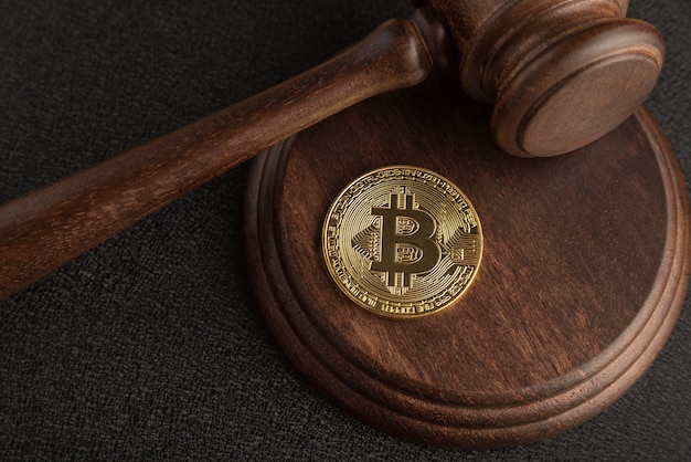 👨‍⚖️⚖️ Frank Richard Ahlgren III, un texan accusé de ne pas avoir déclaré ses véritables gains sur Bitcoin, a été condamné à deux ans de prison et 1 095 031 $ de dédommagement.

Il était accusé de délits fiscaux liés à la vente de Bitcoin pour une valeur de 4 millions de dollars.