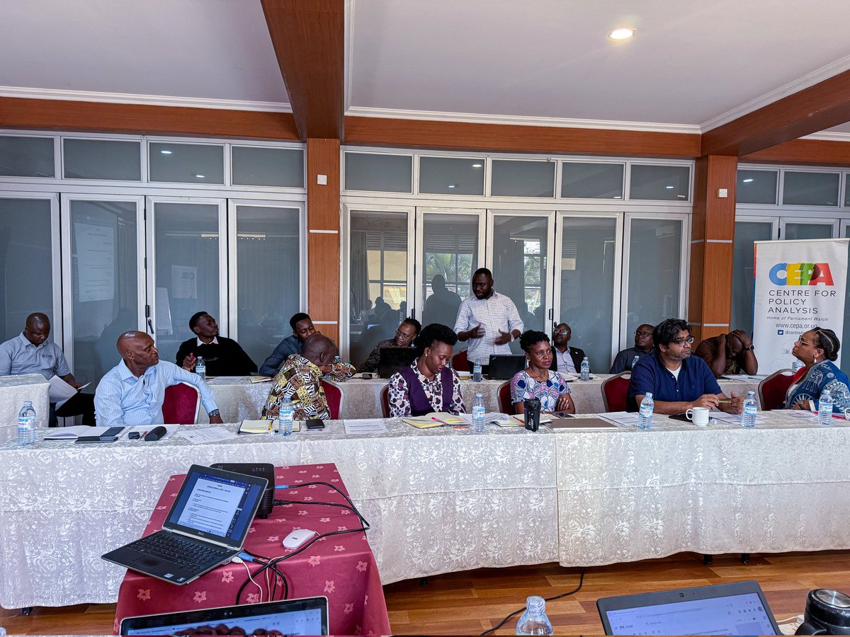 ROSACUg's tweet photo. #ROSACU2025Strategy
Members are sharing updates on their efforts toward key road safety priorities in Uganda.  

Key developments include:  

●Establishing and implementing helmet standards.  
●Progress on a helmet user guide.  
●Setting child restraint and seat belt standards.  
●Enforcing speed limit regulations.

#RoadSafetyUg 

@BloombergDotOrg @Parliament_Ug @IncubatorGHAI @grspartnership @UNICEFUganda @mofpedU @MoWT_Uganda