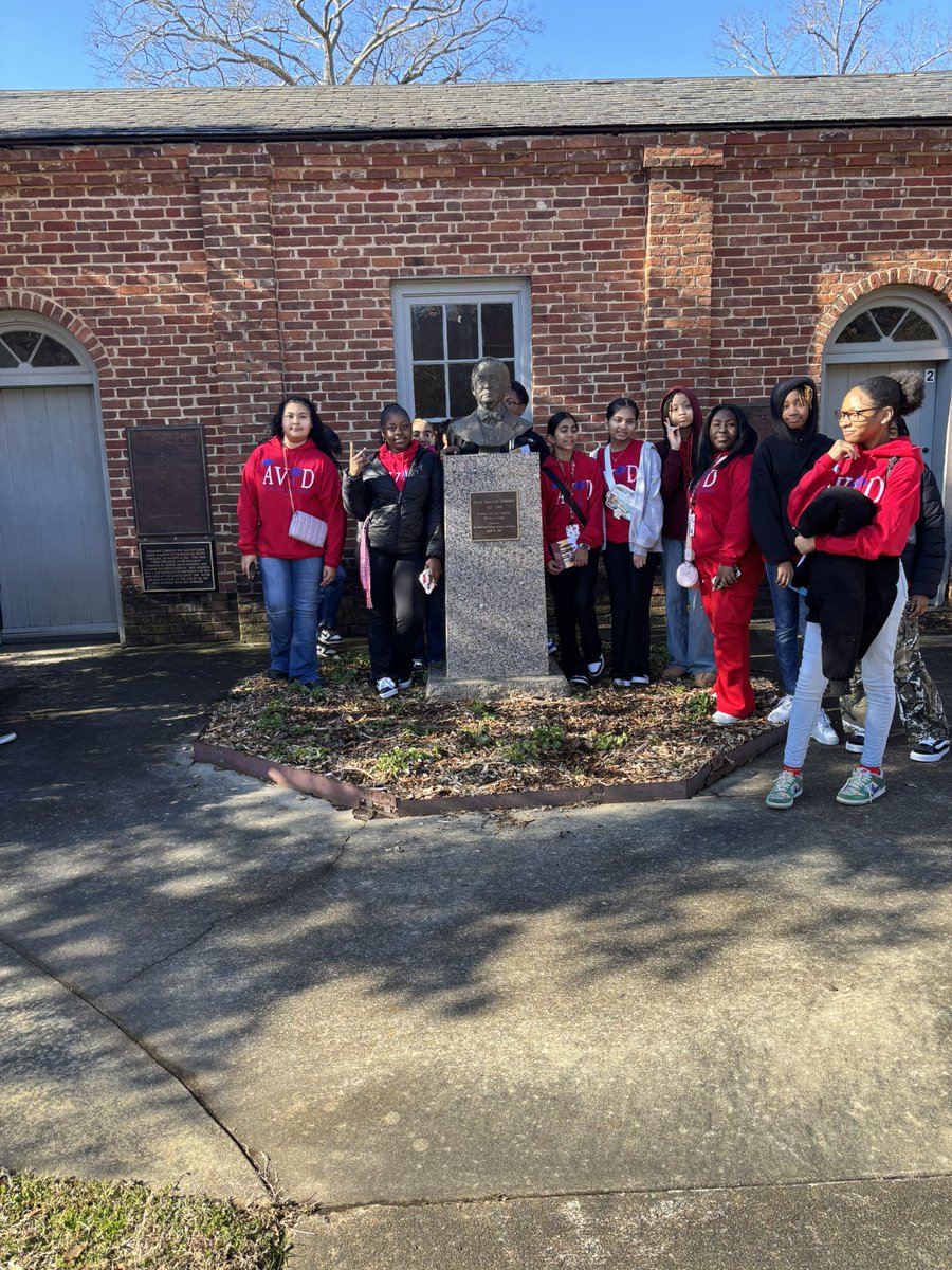 newpie's tweet photo. @tberry_teaches @winthropu @SAMSSaintsSoar @RSD1_AVID @JamettaHodges @jlayned https://t.co/9jydBC0vya