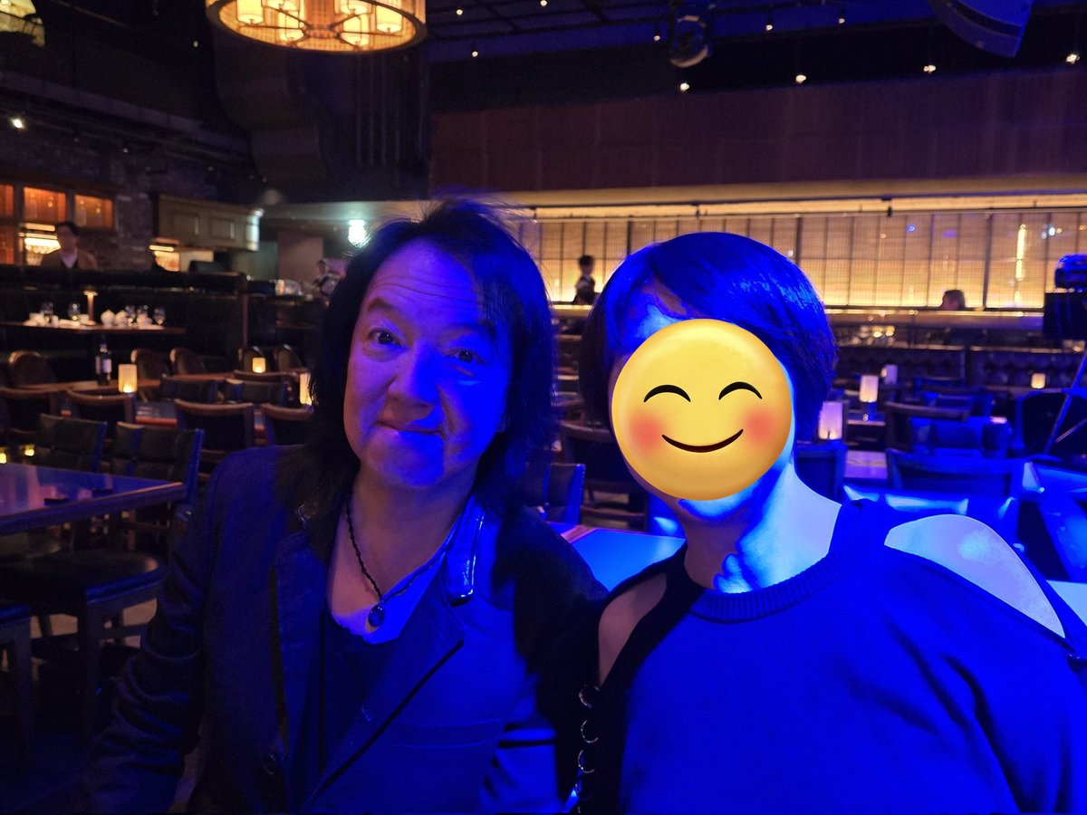 Izumih0705's tweet photo. 4th of the 5 (out of 6) nites w/ Steve Gadd Band in Tokyo!!👍🎶☺️🙌❤️
📷は昨日の終演後にToshiさんと話した際に撮ってもらいましたが、席のとこで撮るのはやっぱ暗すぎたな...😅
#SteveGadd #WaltFowler #TravisCarlton #MitchelForman #DukeGadd #ToshiYanagi #BlueNoteTokyo https://t.co/4CTPn7v6K0