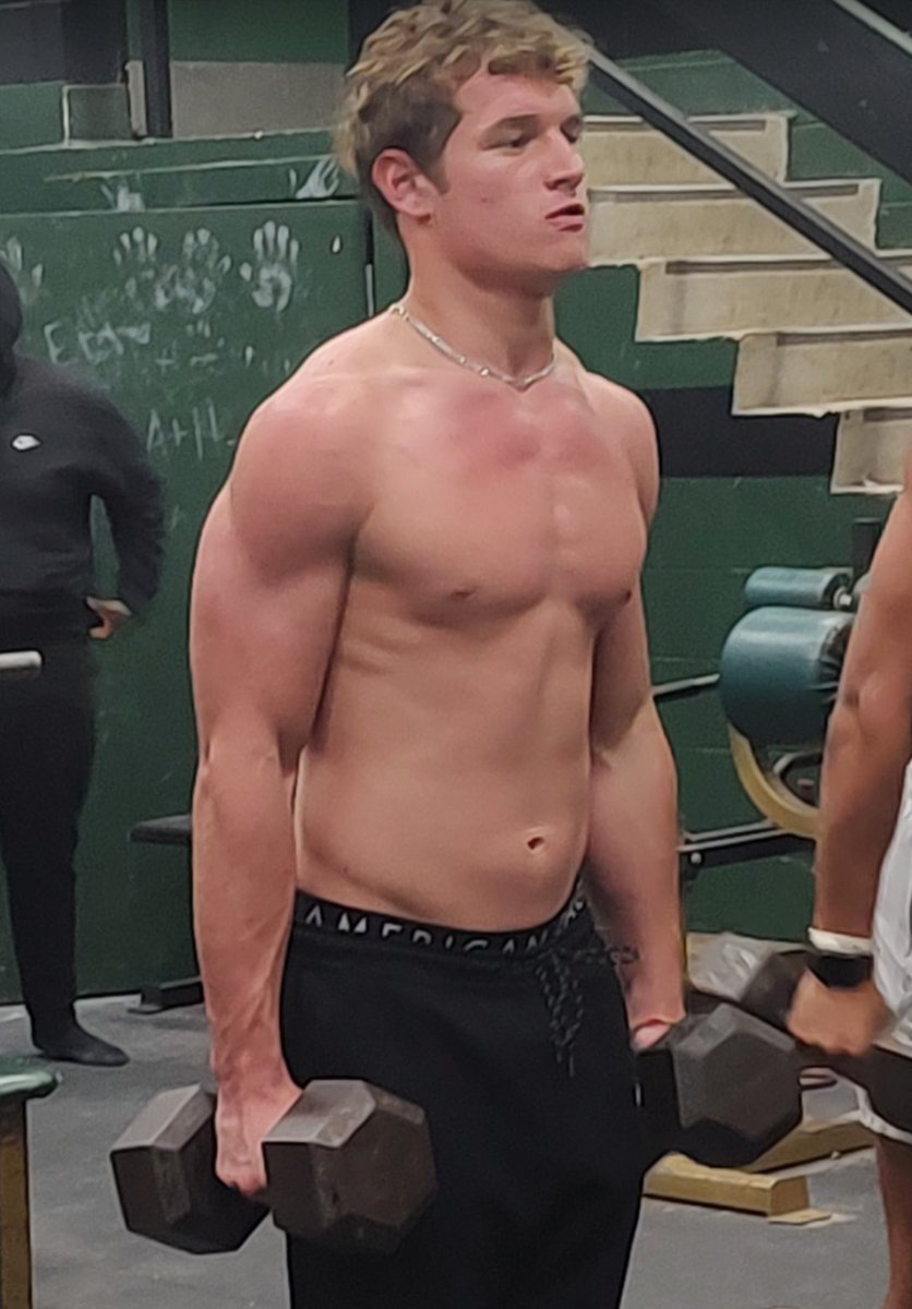 Lincoln High School returning starting TE/WR, Will "The Thrill" Tawney caught 33 passes last season and he's looking forward to top that number during the upcoming 2025 football season. Will has great hands and he's extremely physical after catching the football.