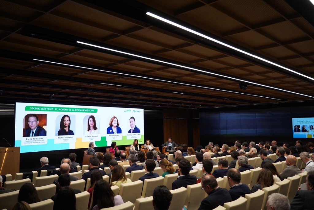 aelēc (@aelec_es) on Twitter photo La electrificación renovable es clave para la descarbonización de la economía española. 🌍⚡ Hoy, Marina Serrano participó en la jornada de <a href="/APPA_Renovables/">APPA Renovables</a> destacando su papel esencial para un futuro sostenible y competitivo. 🙌 La electrificación renovable es clave para la descarbonización de la economía española. 🌍⚡ Hoy, Marina Serrano participó en la jornada de <a href="/APPA_Renovables/">APPA Renovables</a> destacando su papel esencial para un futuro sostenible y competitivo. 🙌