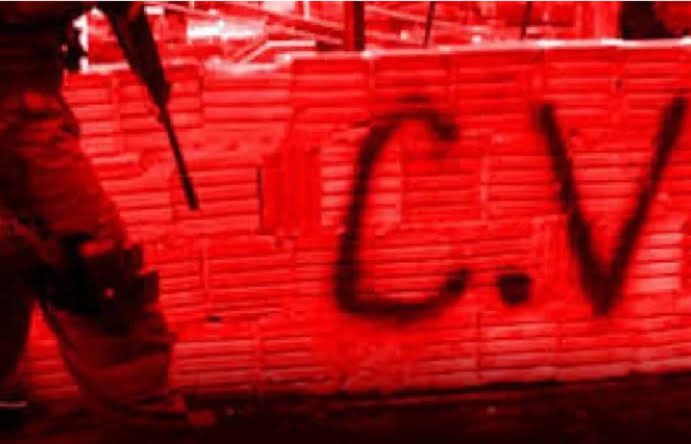 Um livro está tirando o sono do Comando Vermelho.

Segue o fio para entender. 🧶