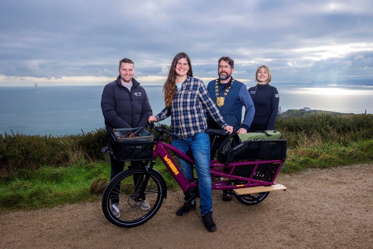 Fingal County Council (@fingalcoco) on Twitter photo Fingal hand over ''kid'' friendly bike to Howth Goat Herder🐐🚲 Read more: ow.ly/s6vX50UQcM0
@Bleeperactive <a href="/OldIrishGoatSoc/">Old Irish Goat Society</a> Fingal hand over ''kid'' friendly bike to Howth Goat Herder🐐🚲 Read more: ow.ly/s6vX50UQcM0
@Bleeperactive <a href="/OldIrishGoatSoc/">Old Irish Goat Society</a>