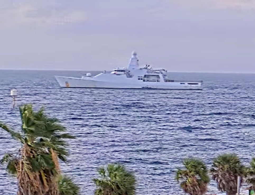 WarshipCam's tweet photo. Royal Netherlands Navy Holland-class ocean-going patrol vessel HNLMS Groningen (P843) leaving Willemstad, Curaçao - January 30, 2025 #p843 #hnlmsgroningen
SRC: webcam https://t.co/9QWAieyxom