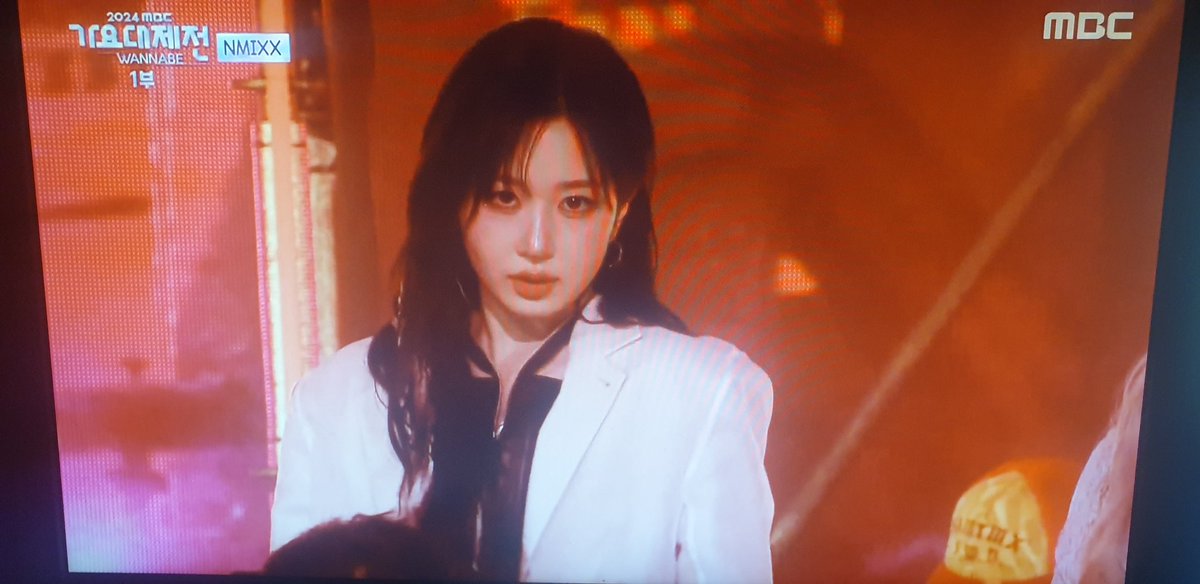 Marin_GomEda's tweet photo. @MBC_entertain #2024MBC가요대제전 #MBCkpop #포토이즘 #NMIXX #엔믹스 

너무 잘해요 그냥 잘해요 눈빛도 너무좋아요 다좋아요 https://t.co/L3P1lDW9Yi