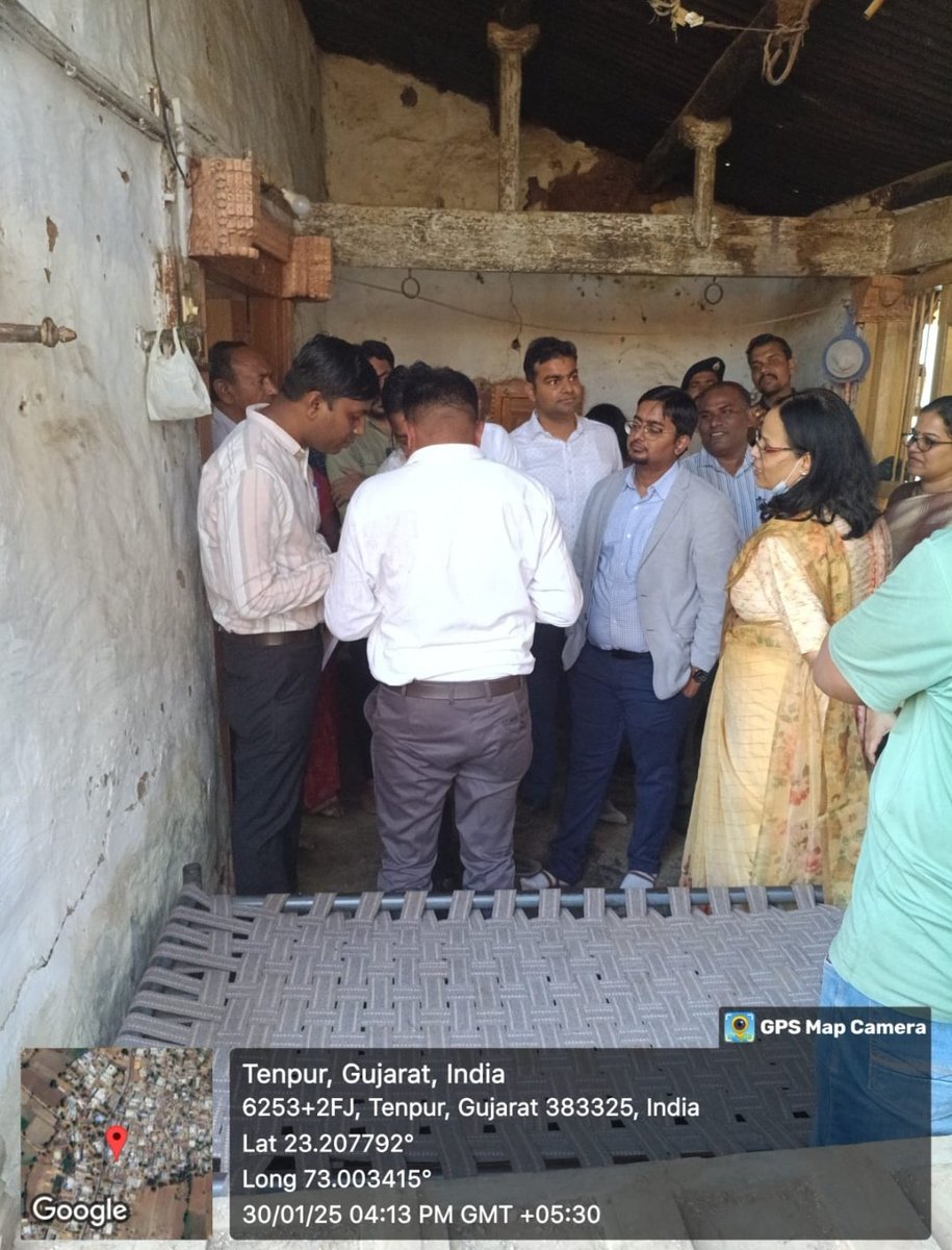 આજરોજ માન. કમિશ્નર સાહેબશ્રી, માન. અધિક કમિશ્નરશ્રી (PMAY), માન. મેનેજિંગ ડિરેક્ટરશ્રી (GLPC), માન.કલેકટરશ્રી,દ્વારા  અરવલ્લી જિલ્લાના બાયડ તાલુકાના તેનપુર ગામમાં પ્રધાનમંત્રી આવાસ યોજના અંતર્ગત હાલ ચાલી રહેલ કાચા આવસોના સર્વેની કામગીરીનું નિરીક્ષણ કર્યું. <a href="/crdgujarat1/">Commissionerate of Rural Development,Gujarat</a> <a href="/CMOGuj/">CMO Gujarat</a>