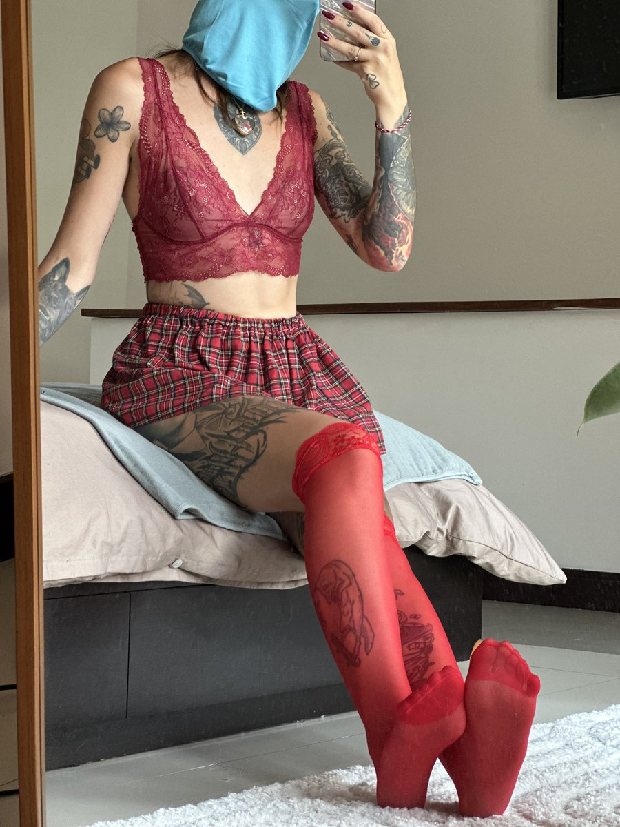 FeetLusi's tweet photo. #rec #Feet #FeetLove #Toes #goddes #socks #fetish #fyp #FYP https://t.co/TkZo9xfyxP