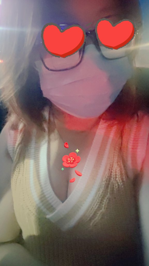 回鄉過年
好幾天不能色色 🥺🥺🥺
此時此刻真的好騷
好想被操了 🫣🫣🫣