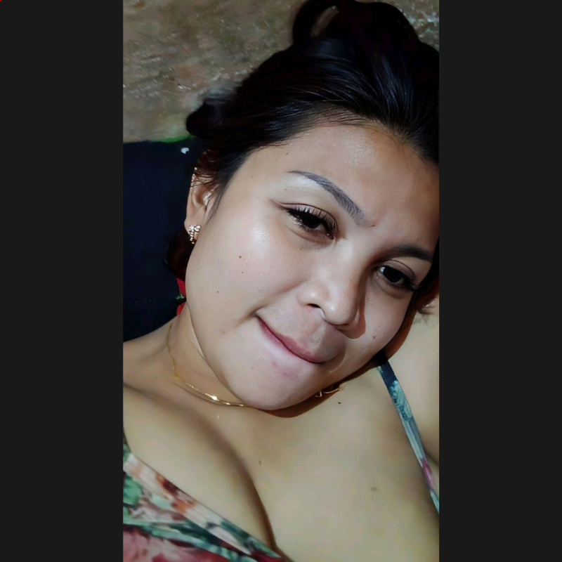MalaAdey's tweet photo. Mau lihat ibu ngocok gak?