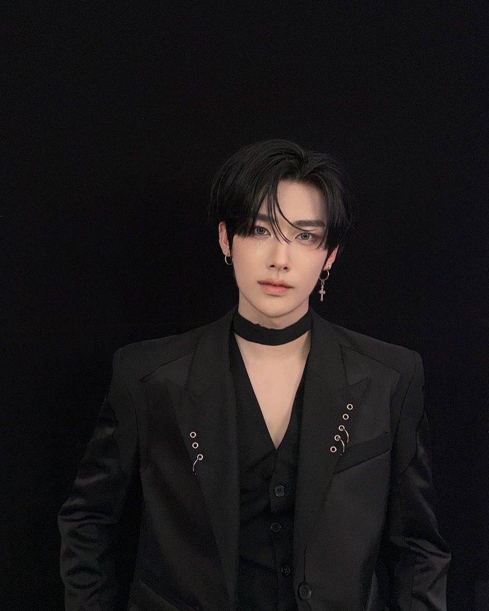shimkcngz's tweet image. RICKY INSTAGRAM UPDATE WITH MORE PICS FROM RISABAE CONTENT!!