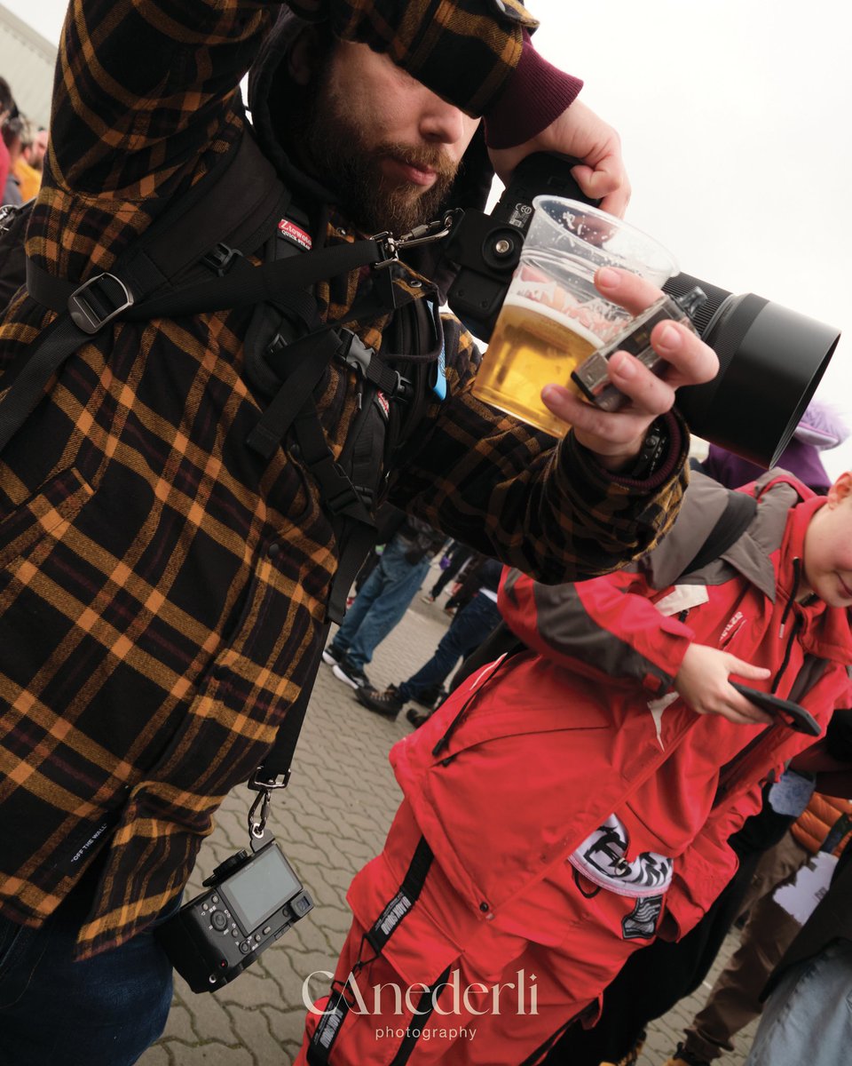 Multitasking, my finest skill.

📸: <a href="/_canederli/">Canederli ✨</a>